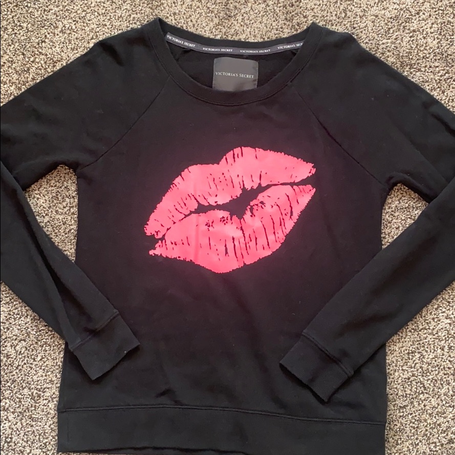 Vs Pullover Sweater